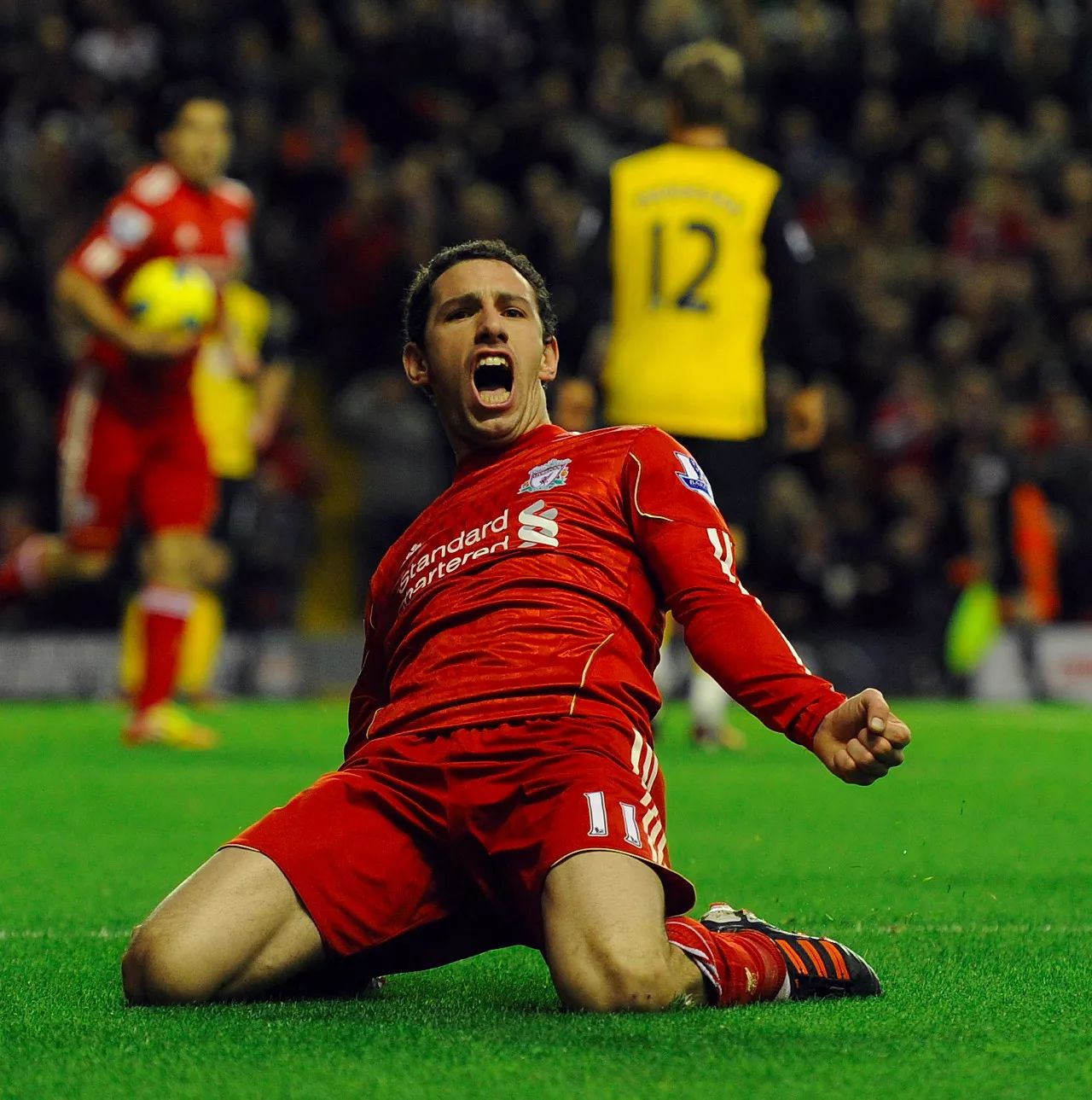 他总是期待 他总是期待